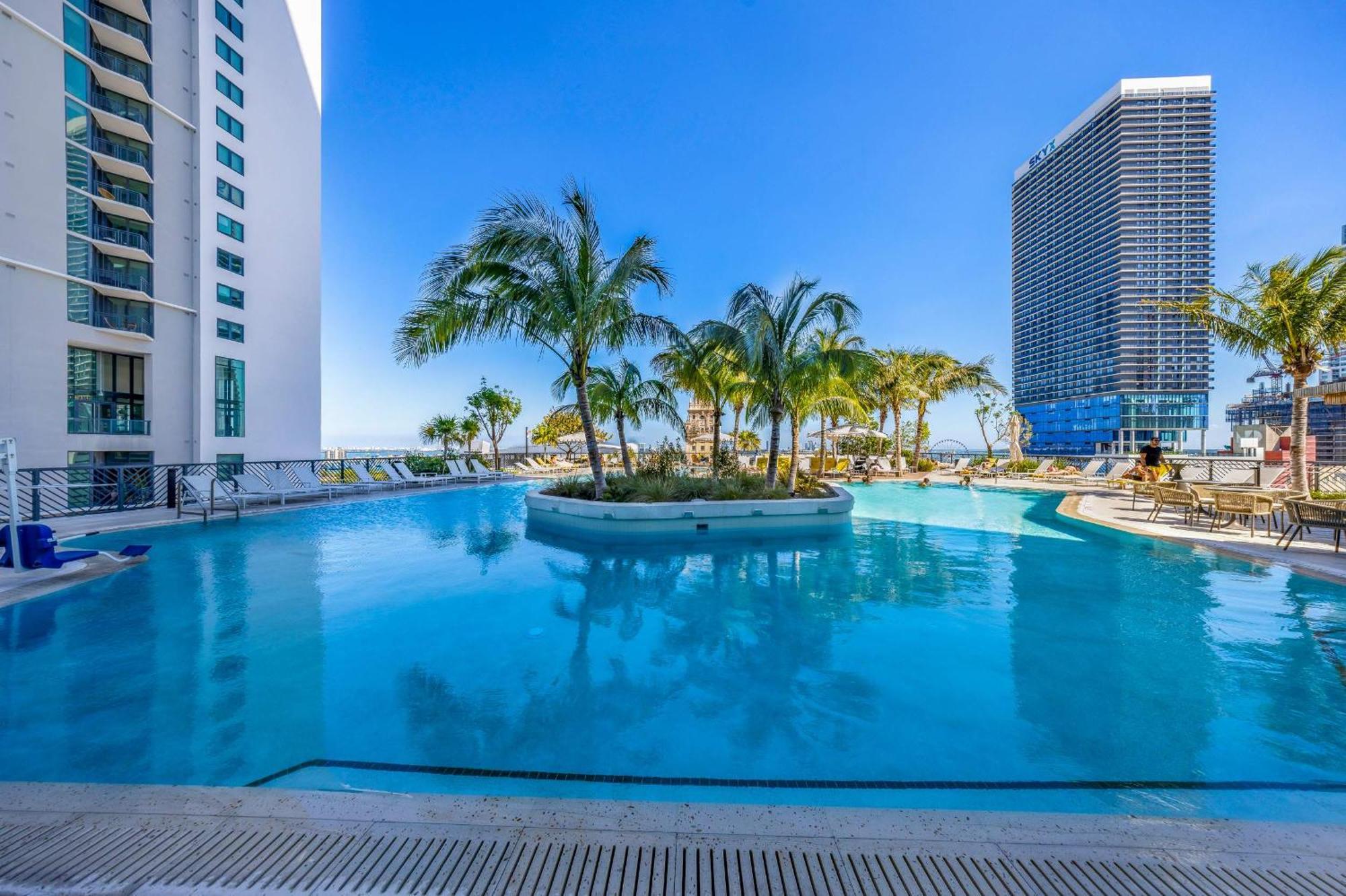 Upscale 1br In Dtw With Views Apartamento